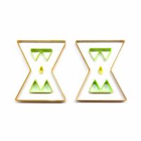 ベージュ