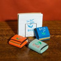 ACCOMMODEキッサマッチバコポーチチャーム ブルー | ポーチ | アコモ