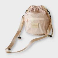 ライトベージュ